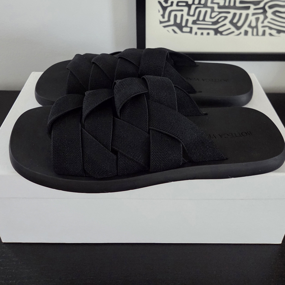 Bottega Veneta Mens Plat Mule